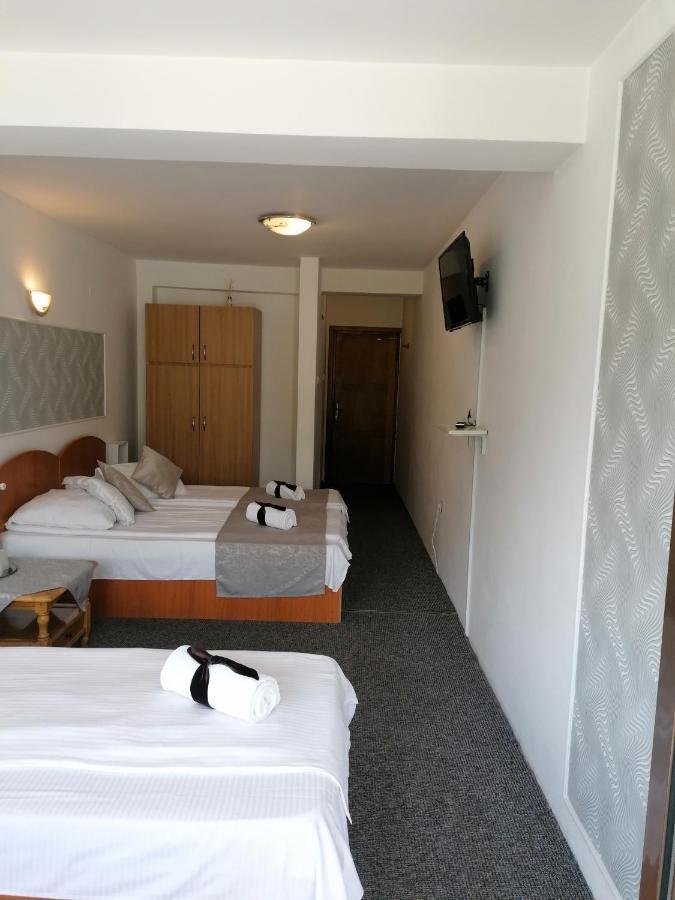 M7 Villa Bed& Bistro Timisu de Jos Exteriér fotografie