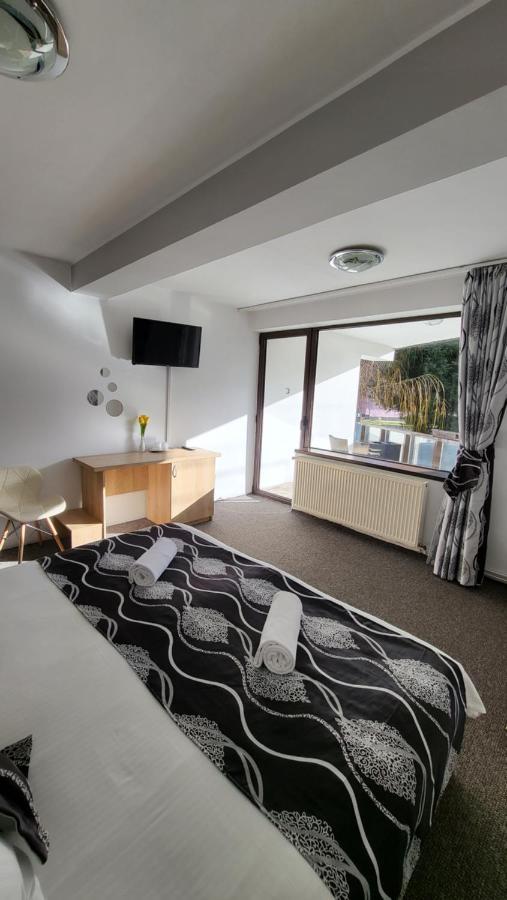 M7 Villa Bed& Bistro Timisu de Jos Exteriér fotografie